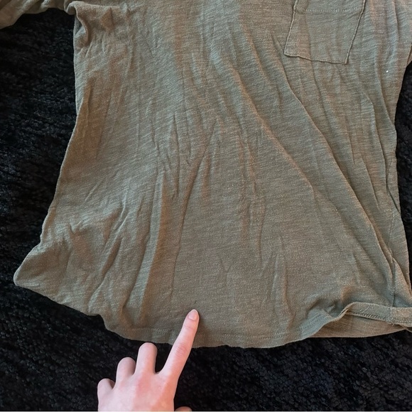 Green Long Sleeve Pocket Tee | Subtle V Neck - Picture 4 of 8